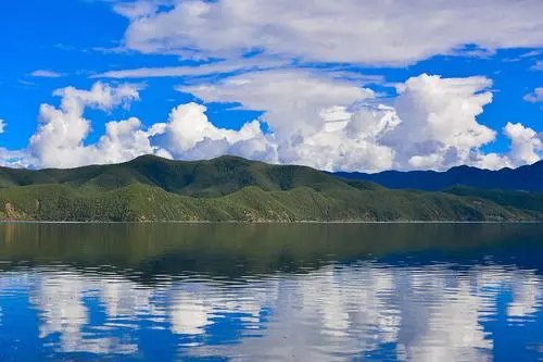 泸沽湖海拔有多高  泸沽湖海拔是多少